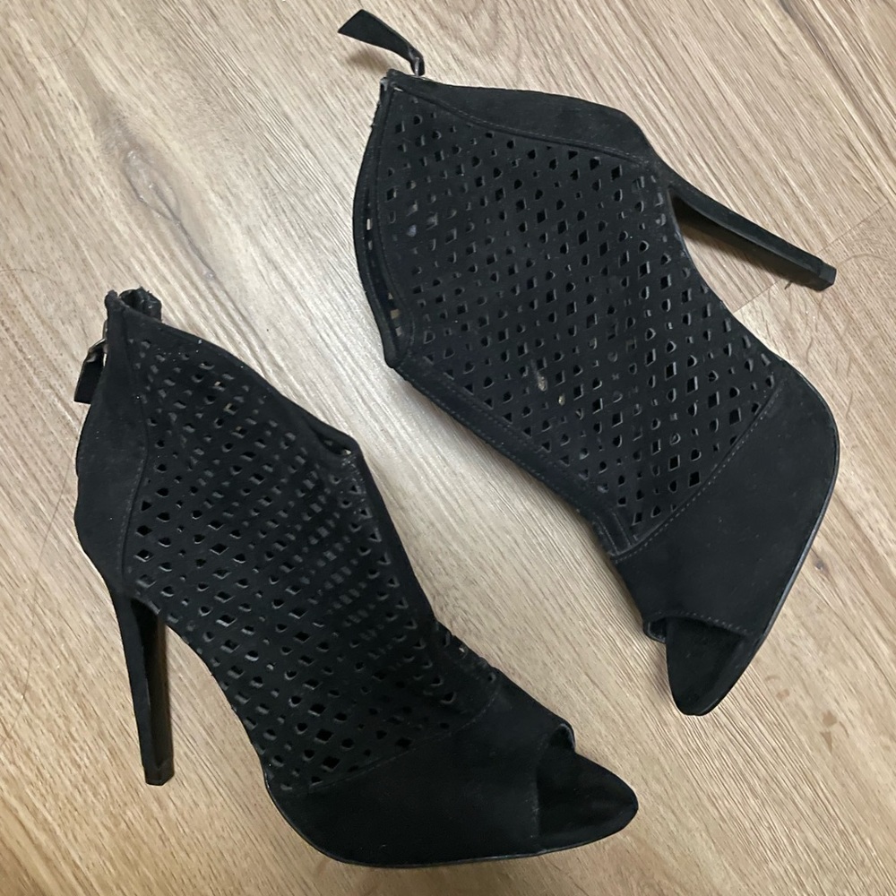 Zara Diamond-Cut Booties